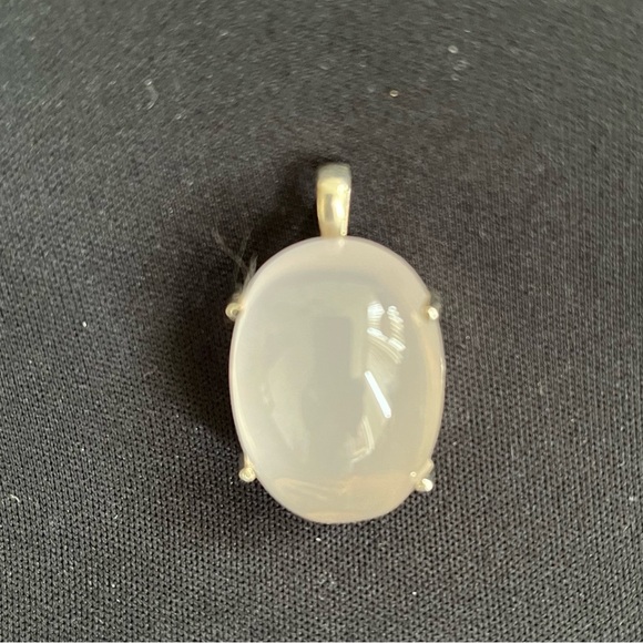 Large Moonstone Pendant set in Sterling Silver - Picture 6 of 7